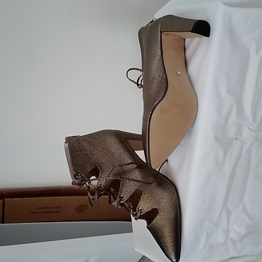 Woman's lace up booties